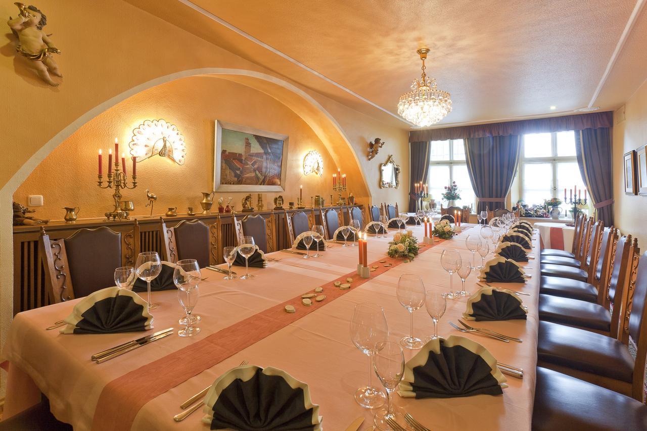 Kaiserhof Hotel Sonne Нёрдлинген Экстерьер фото